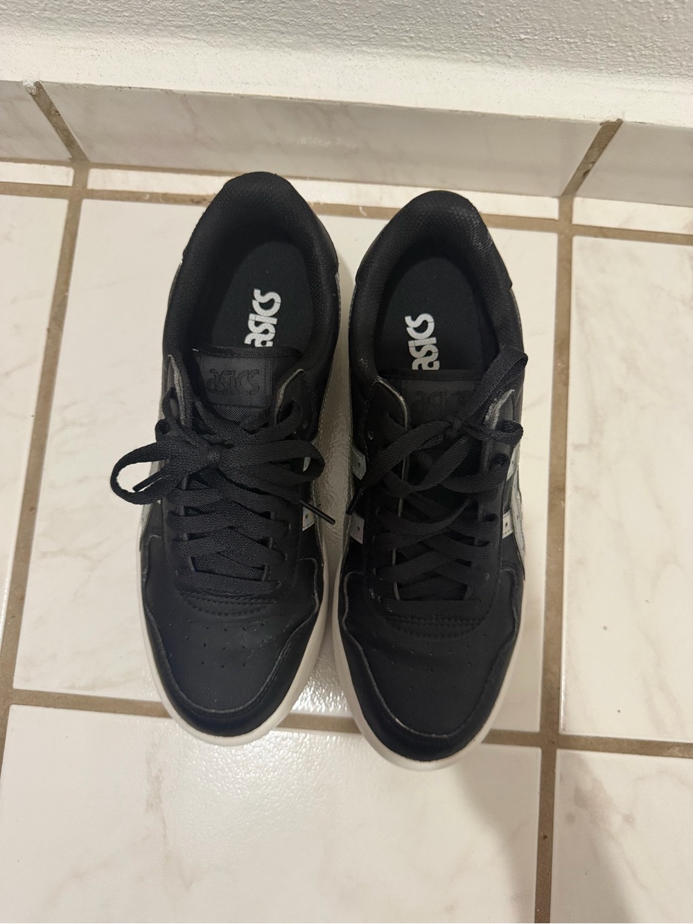 ASICS womens Black Low-Top Sneakers